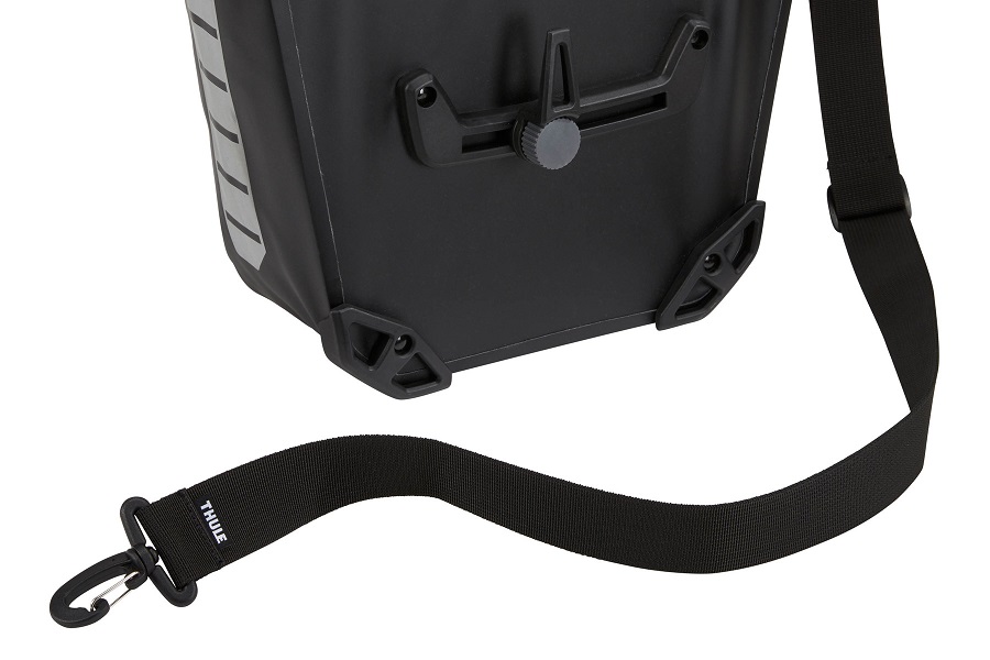 THULE Shield Pannier M Oldaltáska 17L Fekete (3204208) - Kattintásra bezárul -