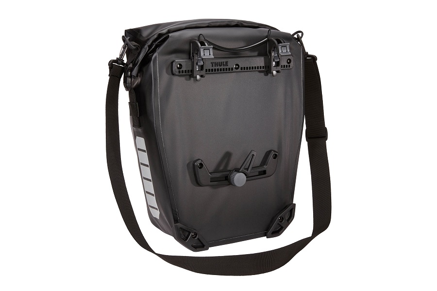 THULE Shield Pannier M Oldaltáska 17L Fekete (3204208) - Kattintásra bezárul -