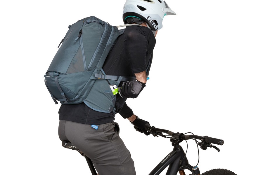 Thule Rail hidratációs sport hátizsák 18L szürke (3204482)