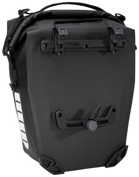 THULE Shield Pannier Városi Oldaltáska 22L Fekete (3204916) - Kattintásra bezárul -