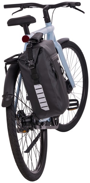 THULE Shield Pannier Városi Oldaltáska 22L Fekete (3204916) - Kattintásra bezárul -